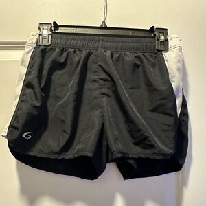 Comfortable running shorts in black/white